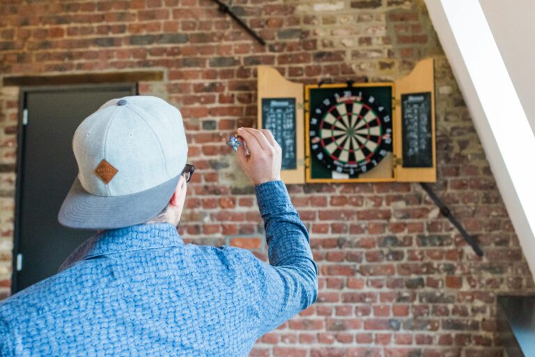 7 Best Grip Techniques for Dart Throwing - dartsmelbourne.com